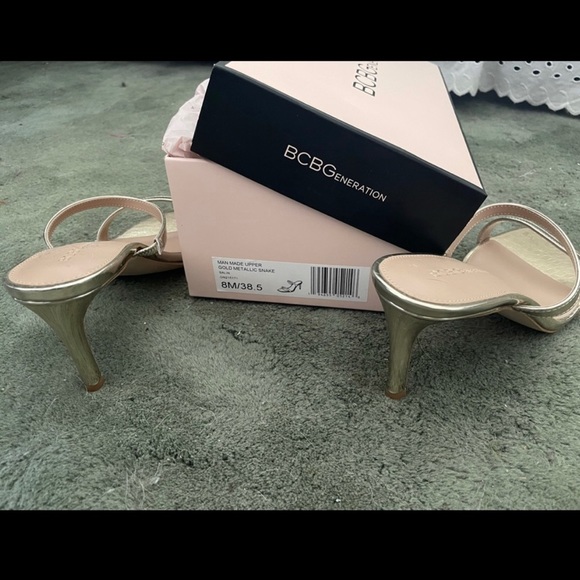 NWT BCBGeneration embossed gold heels - Picture 3 of 3